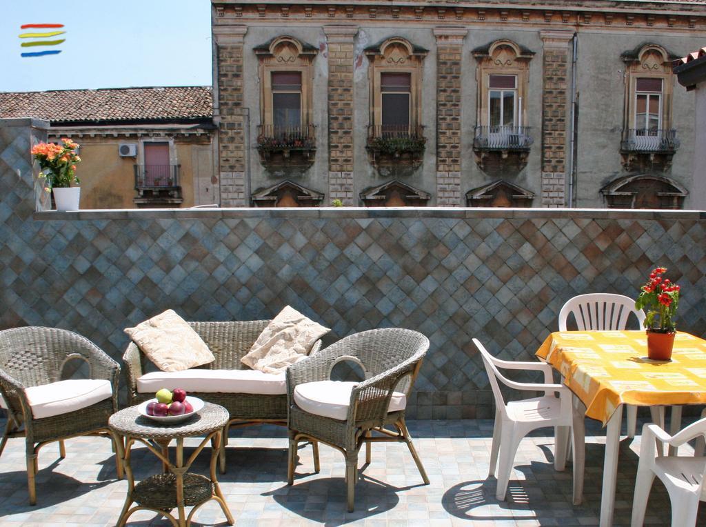 Politi Aparthotel Catania Exterior photo