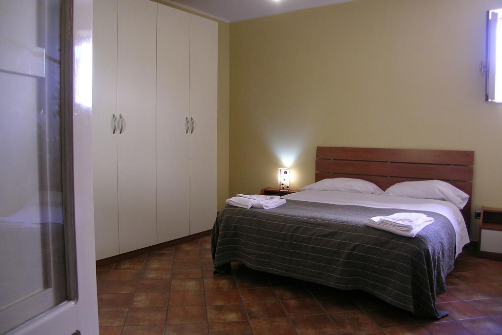 Politi Aparthotel Catania Room photo