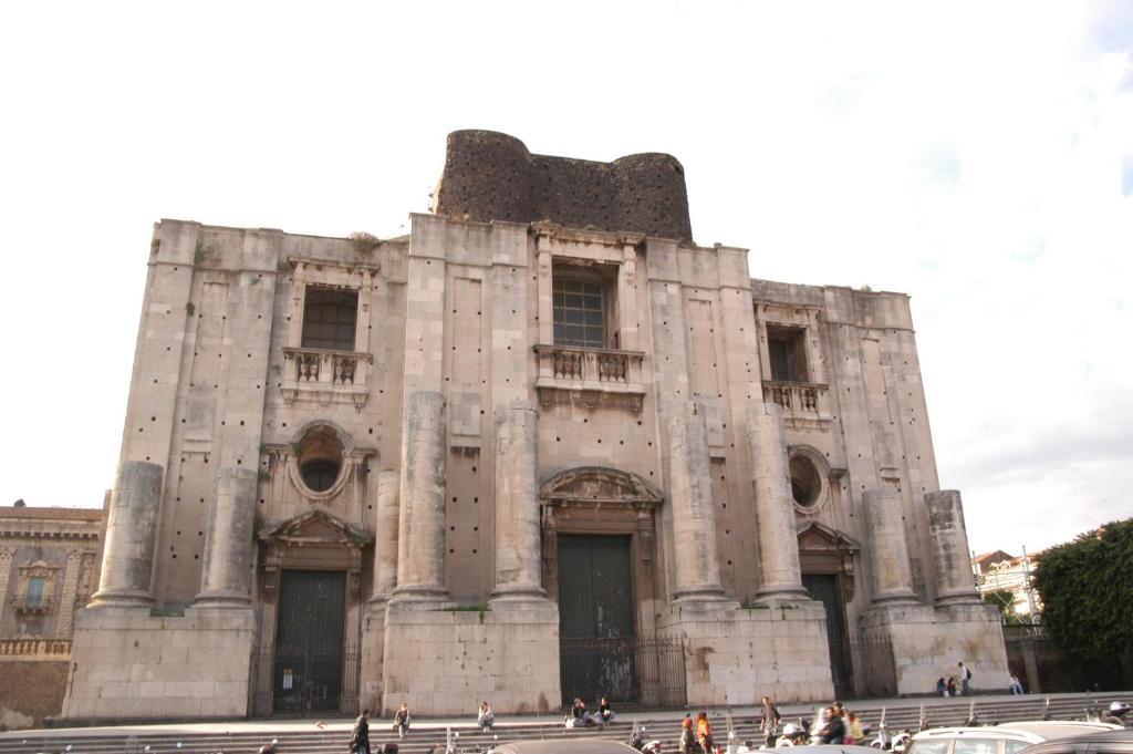 Politi Aparthotel Catania Exterior photo